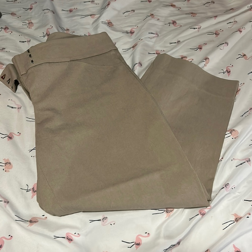 Limited Exact Stretch Capri Pants - 8